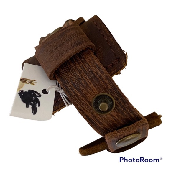 NWT LEATHER CUFF🎉🎉 - Picture 3 of 9